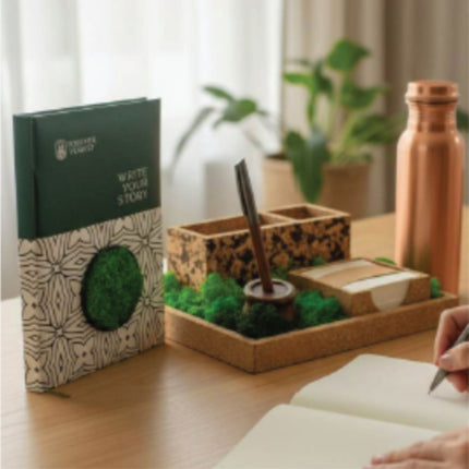 Classic Bamboo Gift Set With Copper Bottle and Plantable Essentials